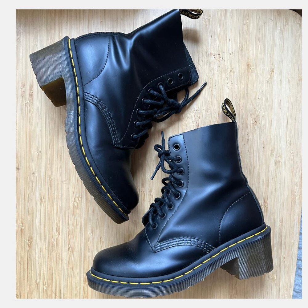 DR MARTENS - Heeled black boots